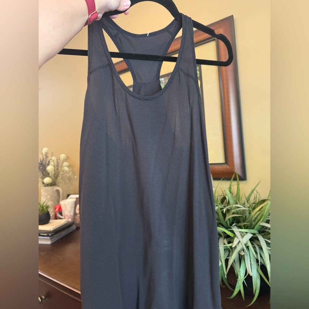 Lululemon tank size 8